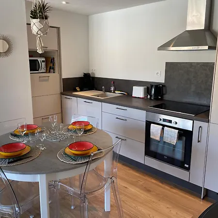 Apartman T2 Neuf Port De Avec Parking Prive *