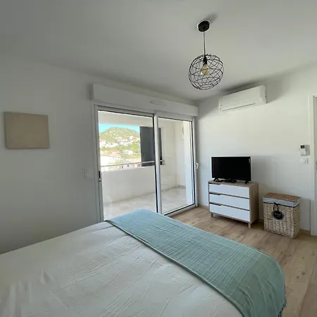 Διαμέρισμα T2 Neuf Port De Avec Parking Prive *