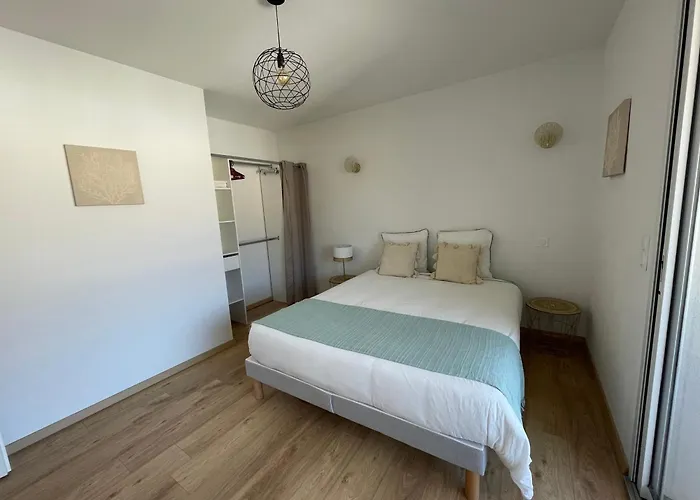 Appartement T2 Neuf Port De Avec Parking Prive